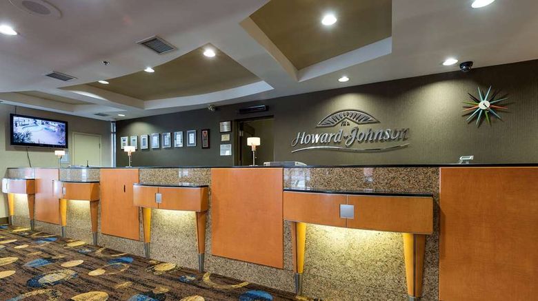 <b>Howard Johnson Hotel By The Falls Lobby</b>. Images powered by <a href="https://iceportal.shijigroup.com/" title="IcePortal" target="_blank">IcePortal</a>.