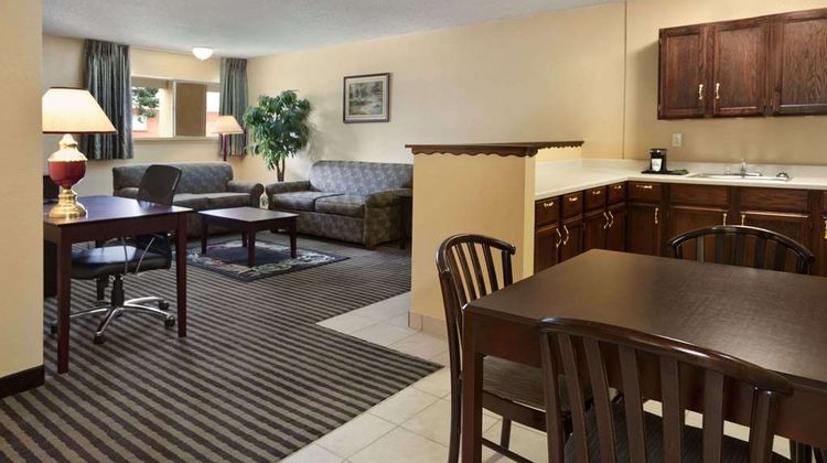 Days Inn Lawton Suite