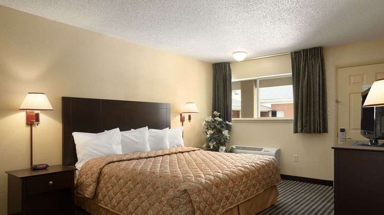 Days Inn Lawton Suite