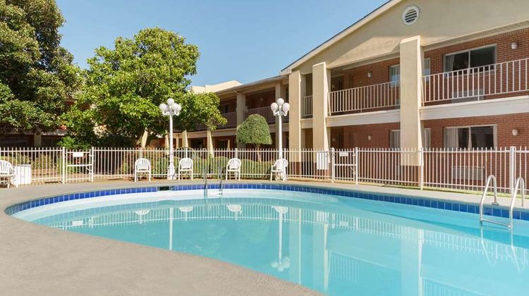 Days Inn Lawton Pool