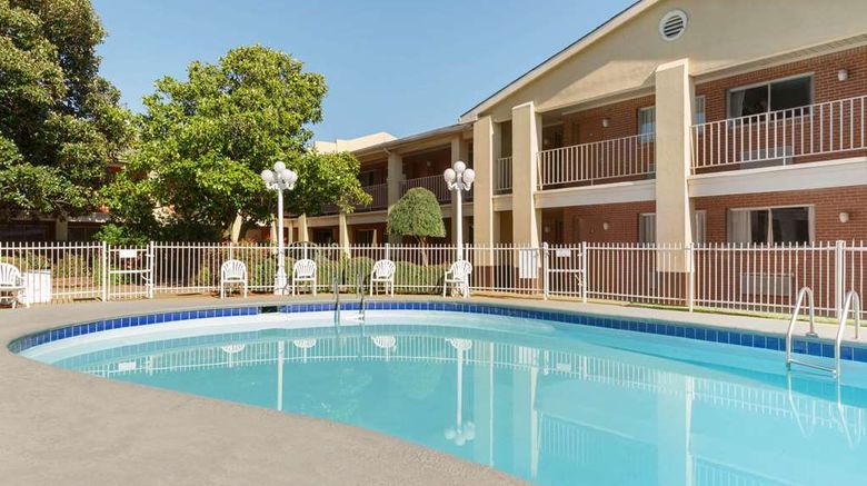 <b>Days Inn Lawton Pool</b>. Images powered by <a href="https://iceportal.shijigroup.com/" title="IcePortal" target="_blank">IcePortal</a>.