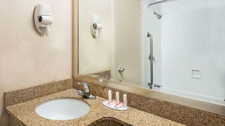 Howard Johnson Inn Bangor Room