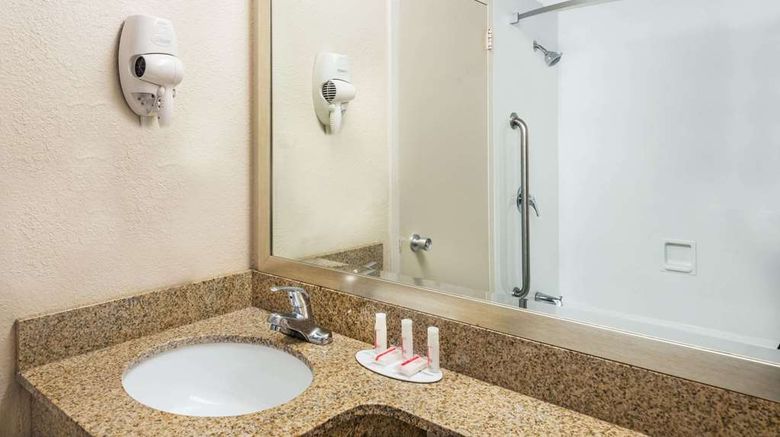 <b>Howard Johnson Inn Bangor Room</b>. Images powered by <a href="https://iceportal.shijigroup.com/" title="IcePortal" target="_blank">IcePortal</a>.
