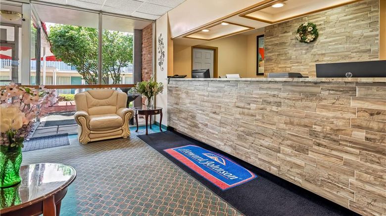 <b>Howard Johnson Inn, Albany Lobby</b>. Images powered by <a href="https://iceportal.shijigroup.com/" title="IcePortal" target="_blank">IcePortal</a>.