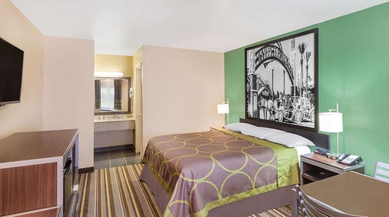 <b>Super 8 Kingsville Room</b>. Images powered by <a href="https://iceportal.shijigroup.com/" title="IcePortal" target="_blank">IcePortal</a>.