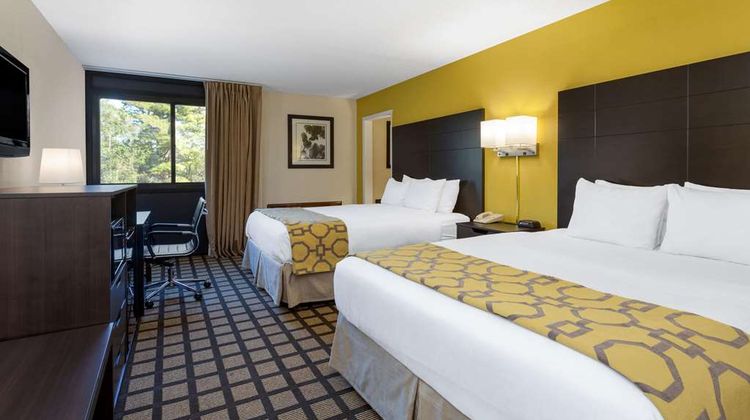Baymont Queensbury/Lake George Suite
