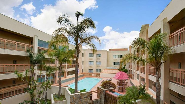 Ramada Plaza Hawthorne/LAX Pool