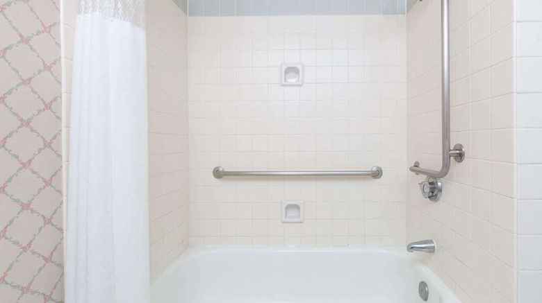 <b>Ramada Plaza Hawthorne/LAX Room</b>. Images powered by <a href="https://iceportal.shijigroup.com/" title="IcePortal" target="_blank">IcePortal</a>.