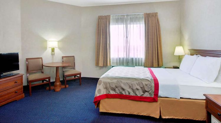 Ramada Plaza Hawthorne/LAX Room