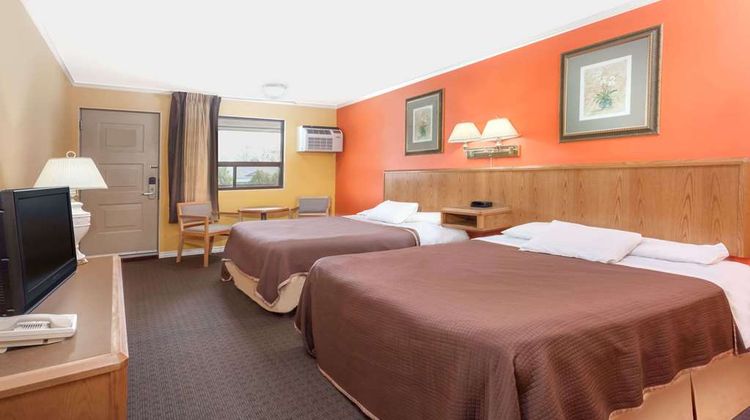 Howard Johnson Express Inn Room