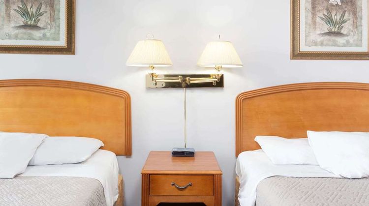 Howard Johnson Express Inn Room