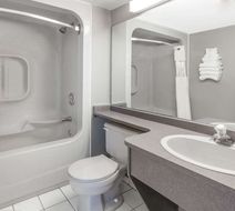 Howard Johnson Express Inn Room