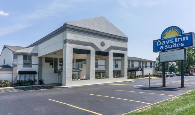 Days Inn & Suites Columbus East Airport Exterior