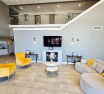Days Inn & Suites Columbus East Airport Lobby