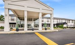 Days Inn & Suites Columbus East Airport