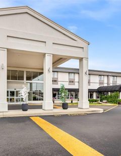 Days Inn & Suites Columbus East Airport