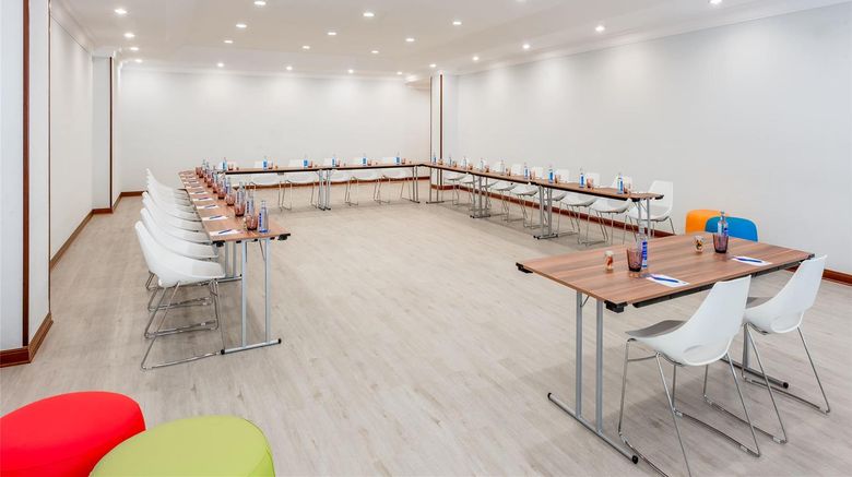 <b>Hotel Santiago Plaza, Affiliated Melia Meeting</b>. Images powered by <a href="https://iceportal.shijigroup.com/" title="IcePortal" target="_blank">IcePortal</a>.