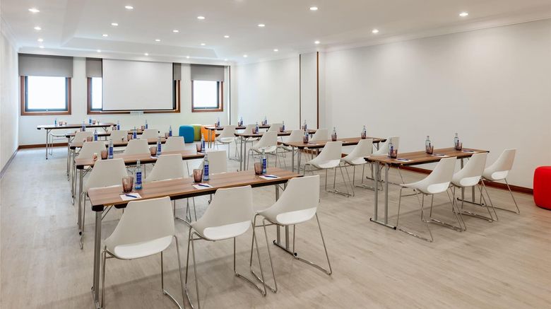 <b>Hotel Santiago Plaza, Affiliated Melia Meeting</b>. Images powered by <a href="https://iceportal.shijigroup.com/" title="IcePortal" target="_blank">IcePortal</a>.