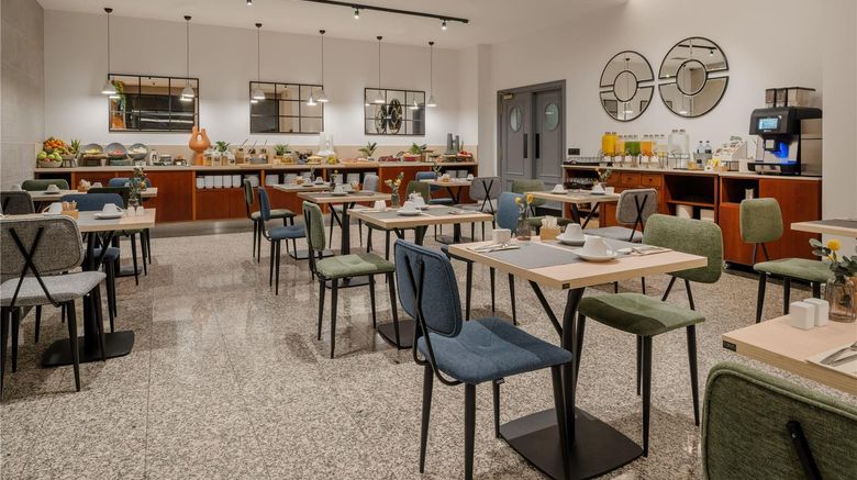 <b>Hotel Santiago Plaza, Affiliated Melia Restaurant</b>. Images powered by <a href="https://iceportal.shijigroup.com/" title="IcePortal" target="_blank">IcePortal</a>.