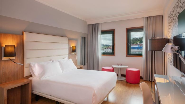 <b>Hotel Santiago Plaza, Affiliated Melia Room</b>. Images powered by <a href="https://iceportal.shijigroup.com/" title="IcePortal" target="_blank">IcePortal</a>.