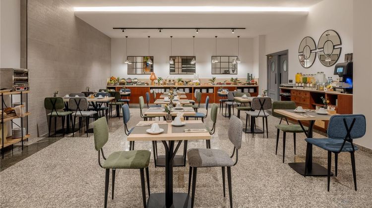 Hotel Santiago Plaza, Affiliated Melia Restaurant