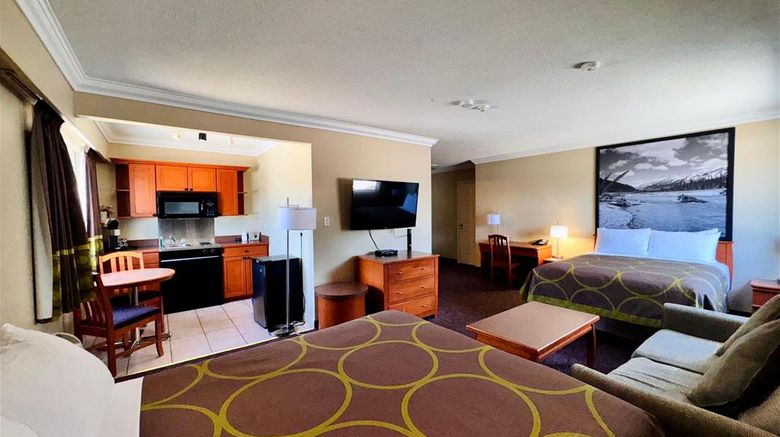 <b>Super 8 Castlegar Room</b>. Images powered by <a href="https://iceportal.shijigroup.com/" title="IcePortal" target="_blank">IcePortal</a>.