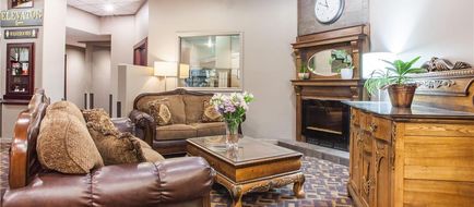 Super 8 Castlegar Lobby