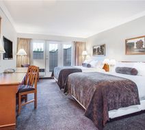 Super 8 Castlegar Room
