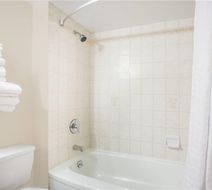 Super 8 Castlegar Room
