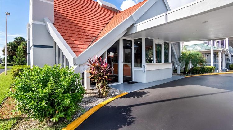 Howard Johnson Inn - Vero Beach Exterior