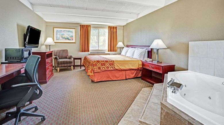 <b>Travelodge Iowa City Suite</b>. Images powered by <a href="https://iceportal.shijigroup.com/" title="IcePortal" target="_blank">IcePortal</a>.