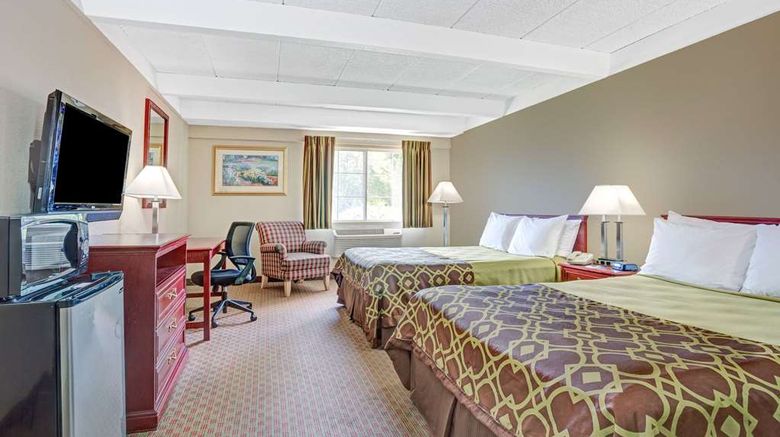 <b>Travelodge Iowa City Room</b>. Images powered by <a href="https://iceportal.shijigroup.com/" title="IcePortal" target="_blank">IcePortal</a>.