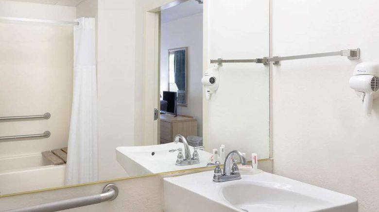 <b>Howard Johnson Inn Newburgh Room</b>. Images powered by <a href="https://iceportal.shijigroup.com/" title="IcePortal" target="_blank">IcePortal</a>.
