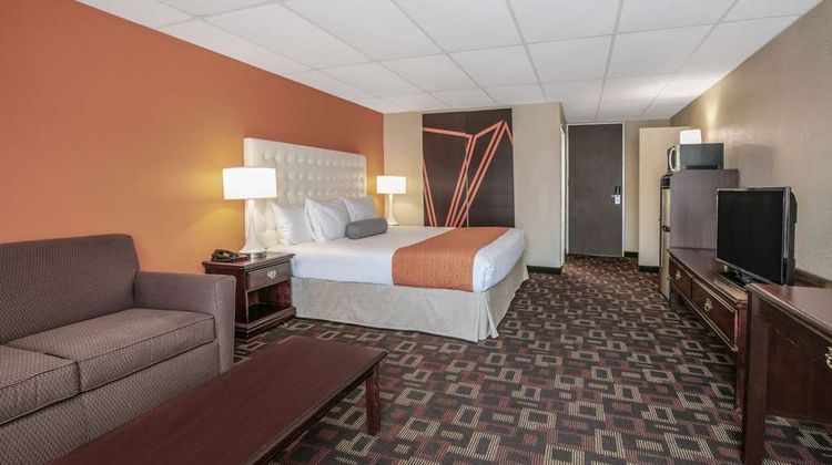Howard Johnson Inn Oklahoma City Suite