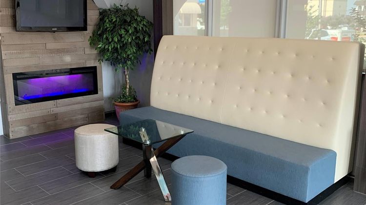 Howard Johnson Inn Oklahoma City Lobby