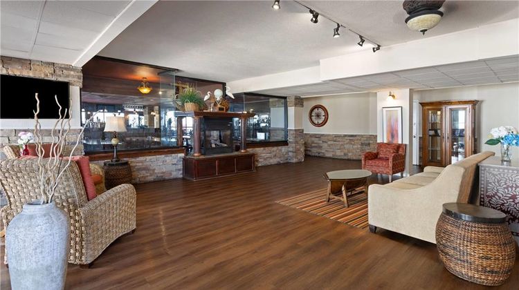 Howard Johnson Plaza Hotel - Oceanfront Lobby