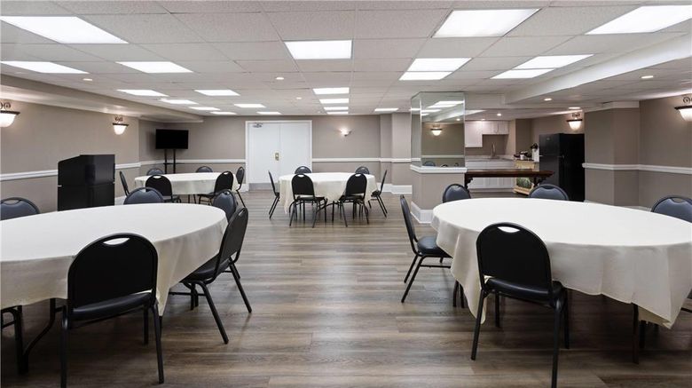 <b>Howard Johnson Plaza Hotel - Oceanfront Meeting</b>. Images powered by <a href="https://iceportal.shijigroup.com/" title="IcePortal" target="_blank">IcePortal</a>.