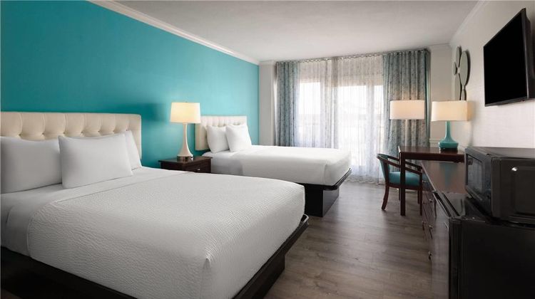 Howard Johnson Plaza Hotel - Oceanfront Room