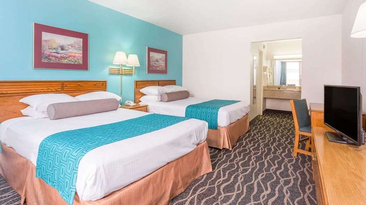 Howard Johnson Inn Commerce Room
