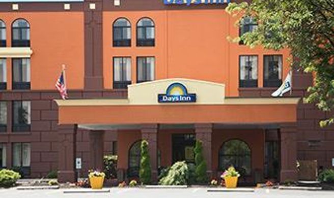 Days Inn Reading Wyomissing Exterior