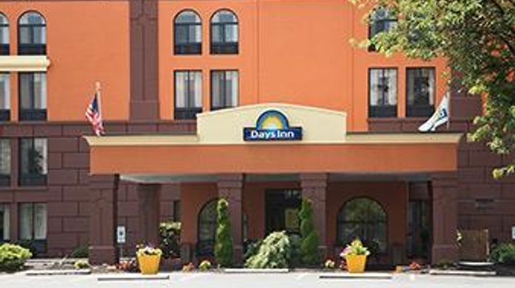 Days Inn Reading Wyomissing Exterior