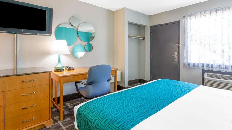 Howard Johnson Inn Virginia Beach Room