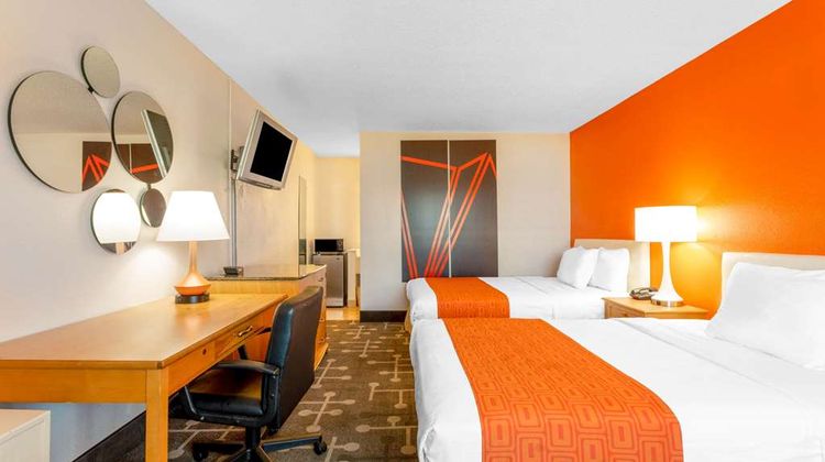 Howard Johnson Inn Virginia Beach Room