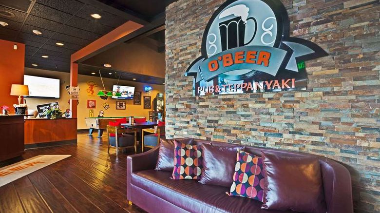<b>Ramada Tukwila Southcenter Restaurant</b>. Images powered by <a href="https://iceportal.shijigroup.com/" title="IcePortal" target="_blank">IcePortal</a>.