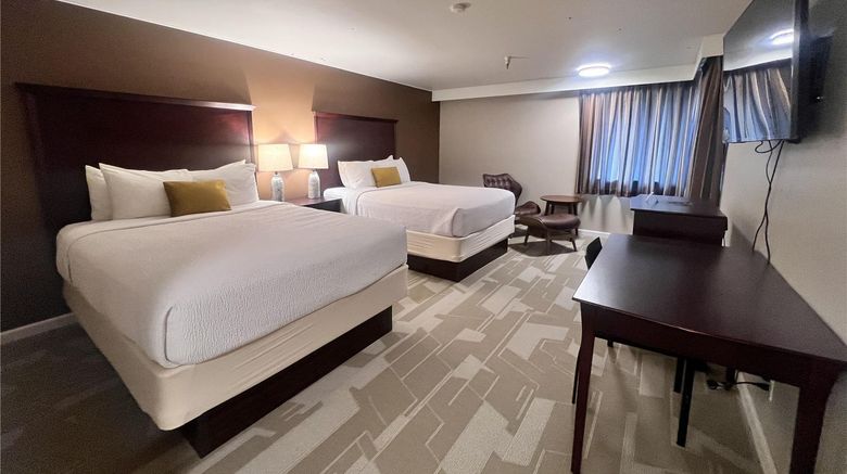 <b>Ramada Tukwila Southcenter Room</b>. Images powered by <a href="https://iceportal.shijigroup.com/" title="IcePortal" target="_blank">IcePortal</a>.