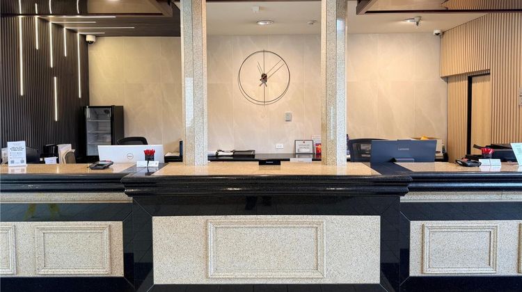 Ramada Tukwila Southcenter Lobby