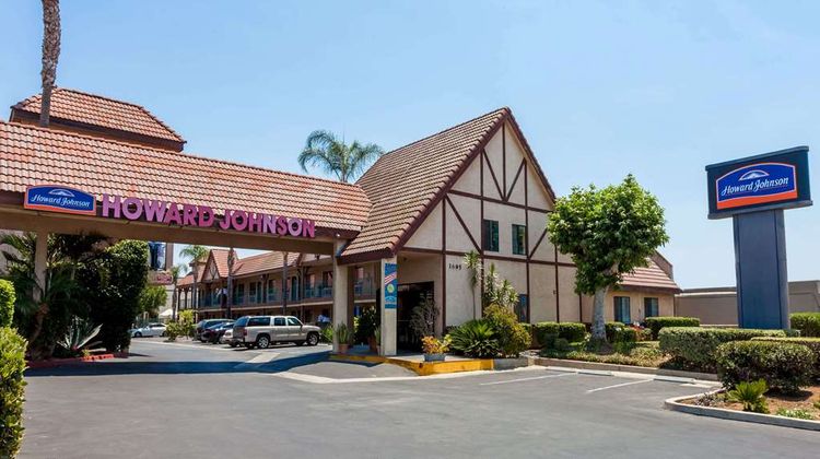 Howard Johnson Norco Exterior