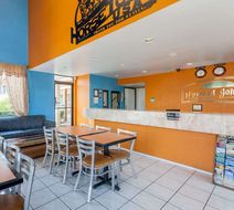 Howard Johnson Norco Lobby