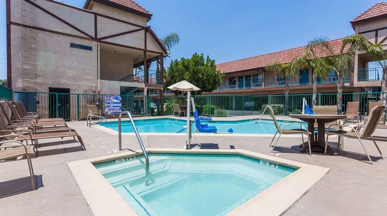 <b>Howard Johnson Norco Pool</b>. Images powered by <a href="https://iceportal.shijigroup.com/" title="IcePortal" target="_blank">IcePortal</a>.