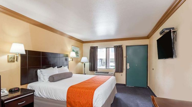 Howard Johnson Norco Room